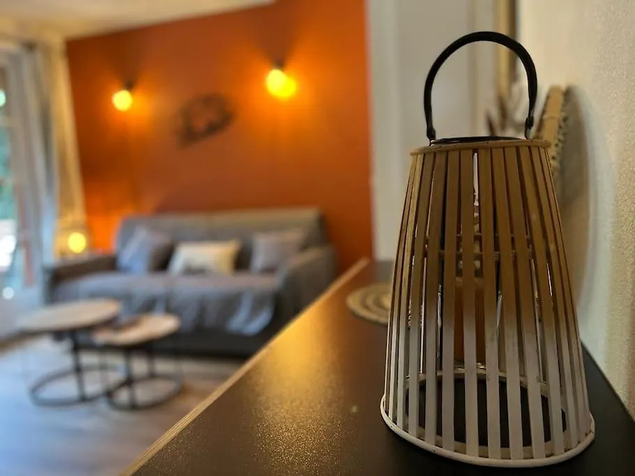 코트레 T3 Renove Avec Balcon, Vue Montagne Et Parking. 아파트